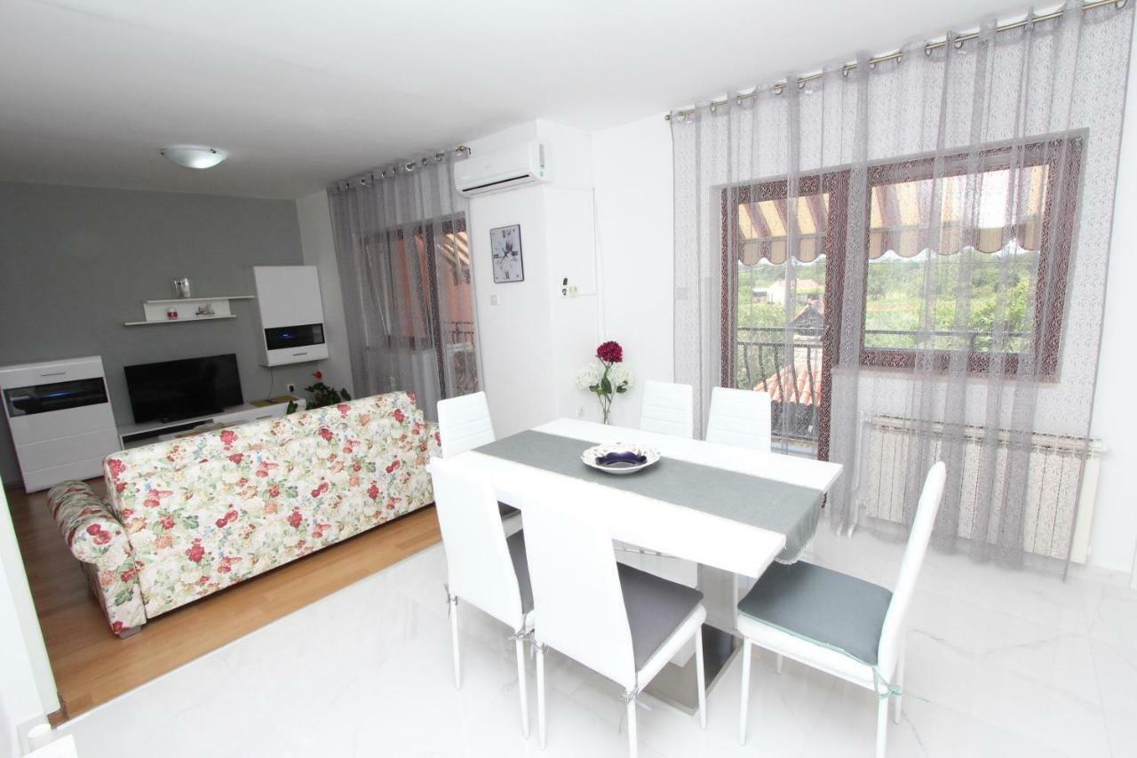 Apartments Filip Rovinj Exterior foto